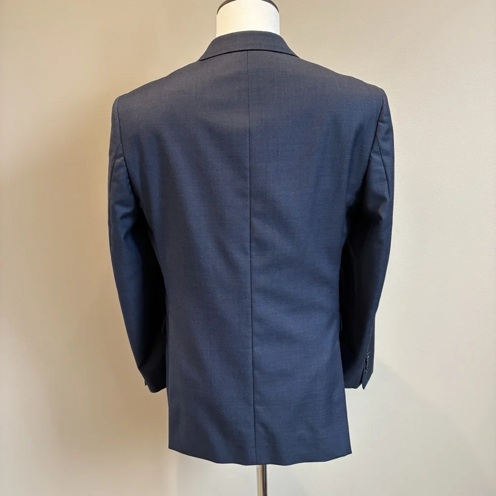 Jos A Bank Traveler Blazer 37R Navy Blue Slim Fit Modern Lightweight 100% Wool